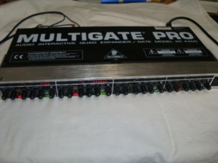 Gebruikt: Behringer Multigate Pro XR4400, 20230233, Muziek en Instrumenten, Instrumenten | Toebehoren, Ophalen of Verzenden, Gebruikt
