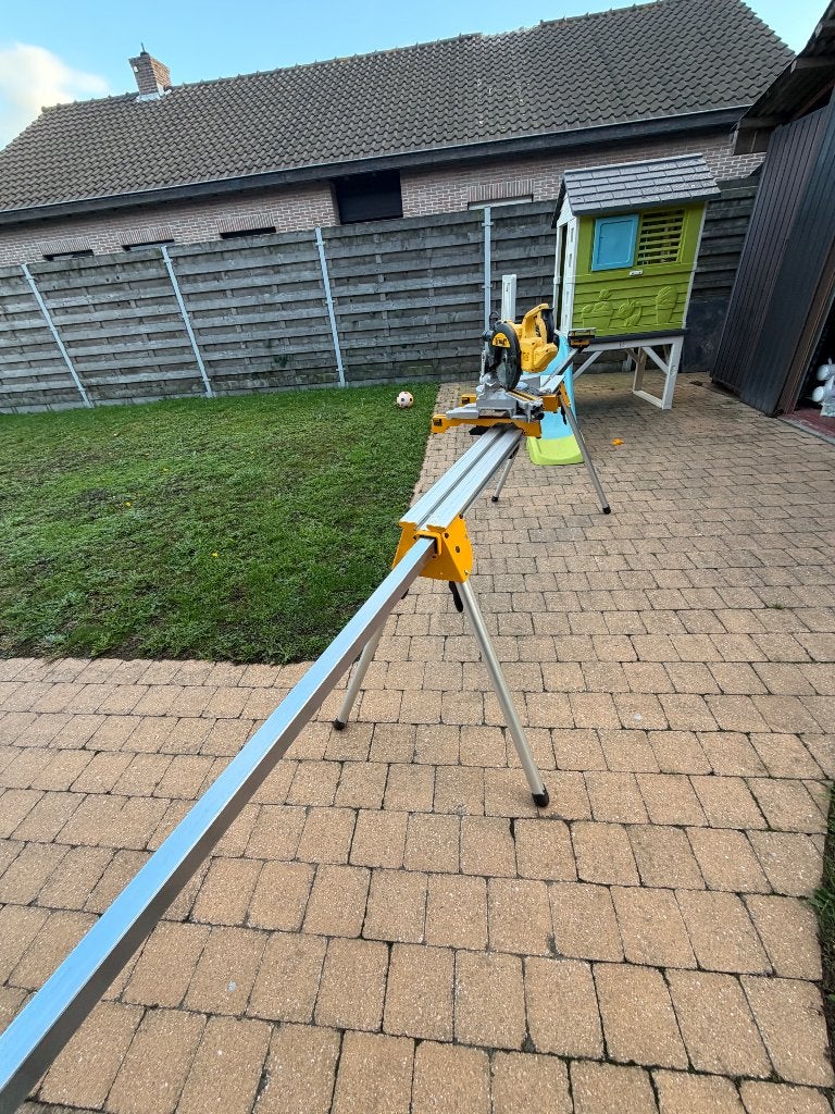 Dewalt afkortzaag dwz774 met onderstel, Doe-het-zelf en Bouw, Ophalen, Afkortzaag