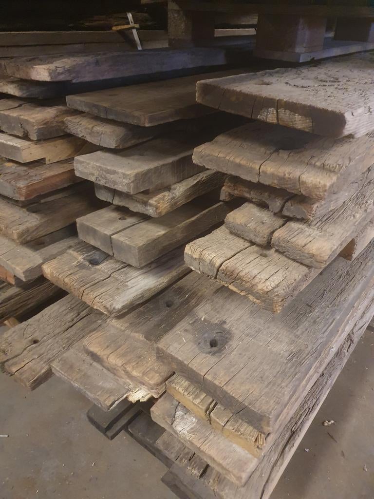 Grote hoeveelheid oud eiken planken of balken, Doe-het-zelf en Bouw, Ophalen, Eiken