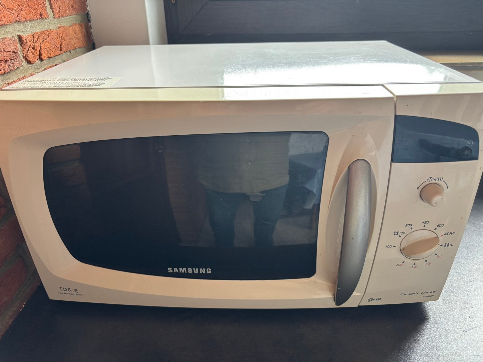 Micro-ondes, Electroménager, Micro-ondes, Enlèvement, Utilisé, 45 à 60 cm, Four