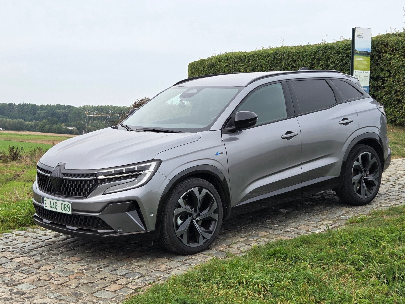 renault austral hybrid /Alpine uitvoering, Auto's, Leder, 5 zetels, 5 deurs, Dealer onderhouden