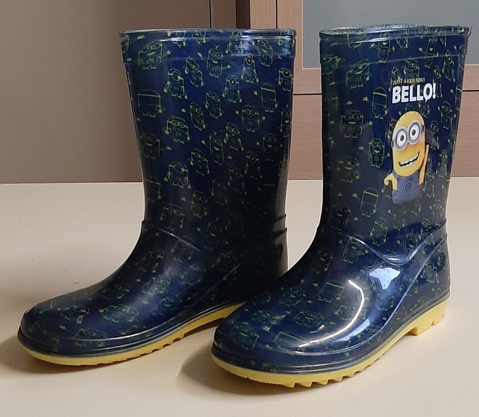 Blauwe rubberen regenlaarzen Minions maat 31, Kinderen en Baby's, Ophalen of Verzenden, Zo goed als nieuw, Laarzen