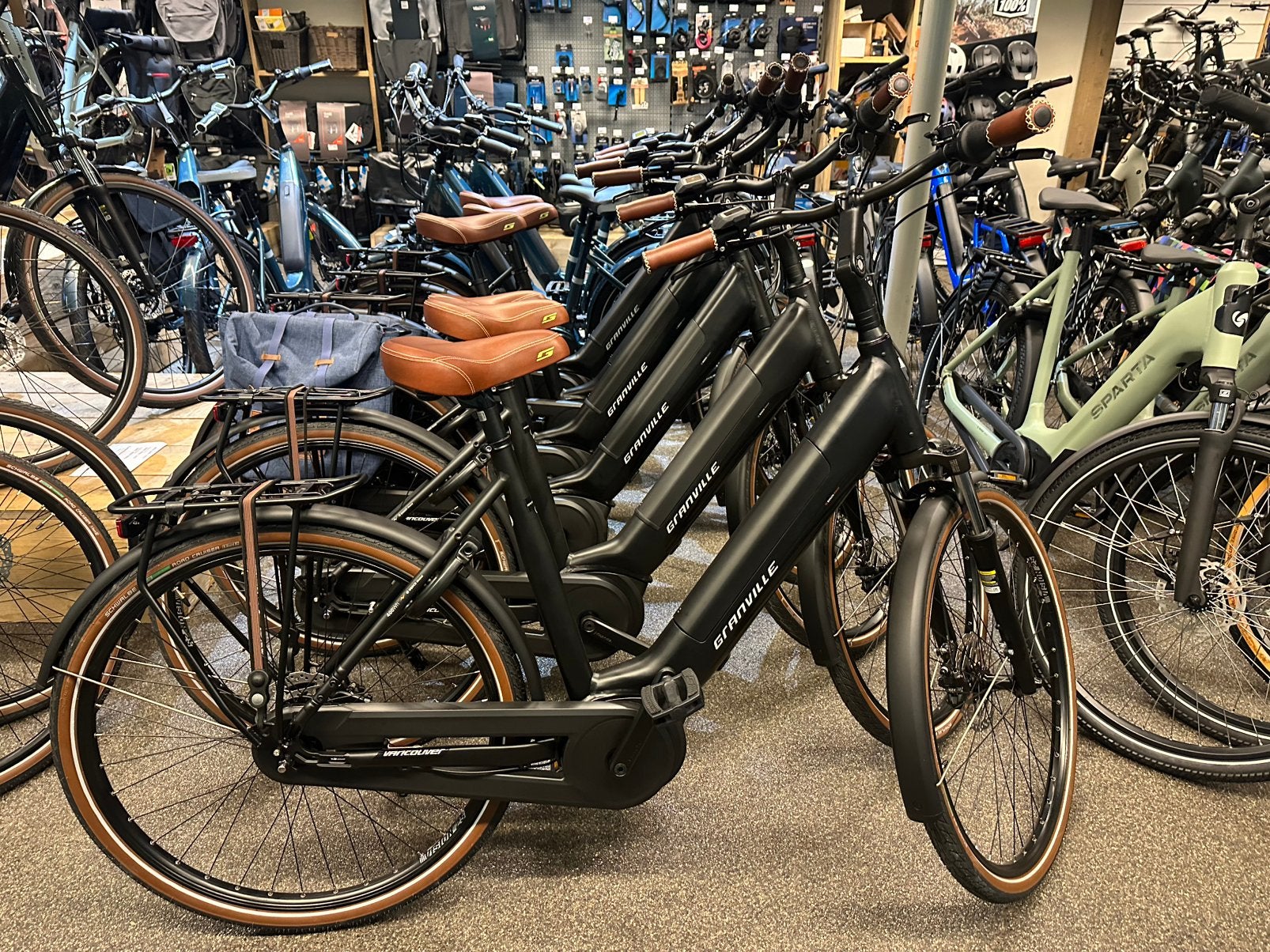 Nieuwe e-bikes met bosch midden motor vansf €1499,-, Fietsen en Brommers, Ophalen, Nieuw