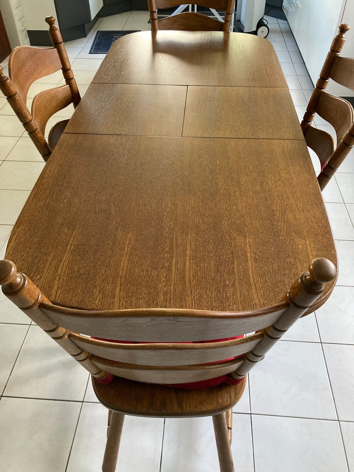 Belle table à manger en chêne massif + 4 chaises, Enlèvement, Comme neuf