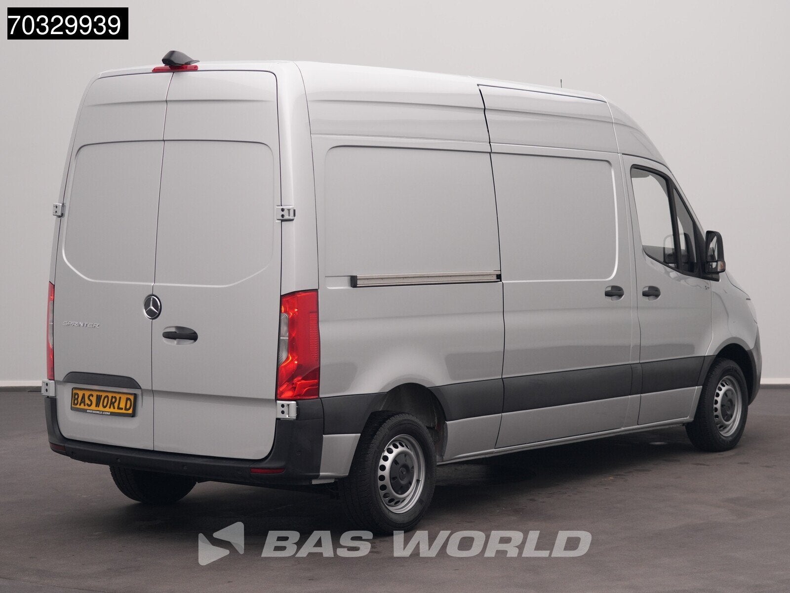 Mercedes Sprinter 215 CDI Automaat 150pk L2H2 MBUX Camera Ai, Automaat, Stof, Gebruikt, 4 cilinders