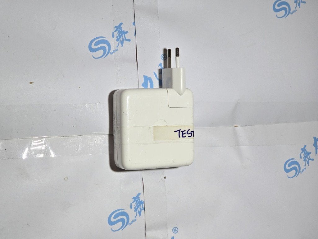 Apple 61W USB-C Power Adapter oplader A1718 voor MacBook, Computers en Software, Verzenden, Gebruikt, Apple