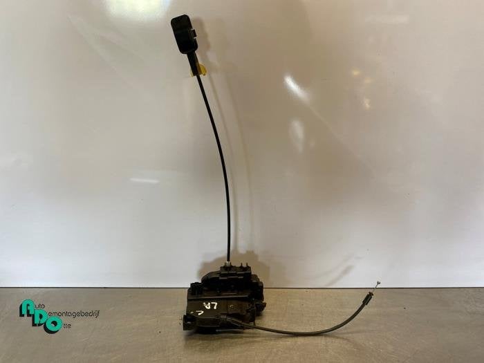 Serrure portière mécanique 4portes arrière gauche d'un Re, Autos : Pièces & Accessoires, Renault, -, 3 mois de garantie, Utilisé