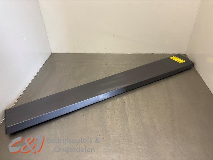 Sierstrip van een Opel Vivaro, Gebruikt, -, -, Opel