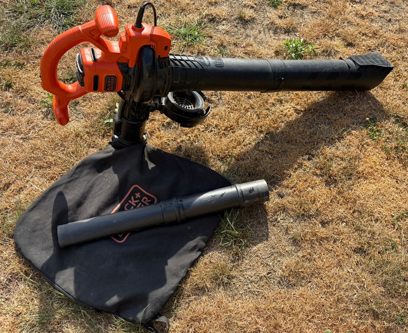 Bladblazer & zuiger Black & Decker, Tuin en Terras, Ophalen, Gebruikt, Handgedragen, Met opvangzak