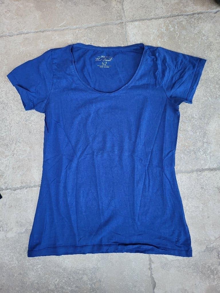 1 euro koopjes: Mooie blauwe t-shirt mt 40, Kleding | Dames, T-shirts, Maat 38/40 (M), Blauw, Ophalen of Verzenden, Korte mouw