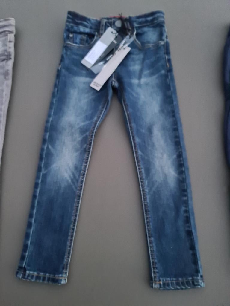 blauwe jeans broek, IKKS, 110 NIEUW, Kinderen en Baby's, Kinderkleding | Maat 110, Ophalen, Zo goed als nieuw, Broek