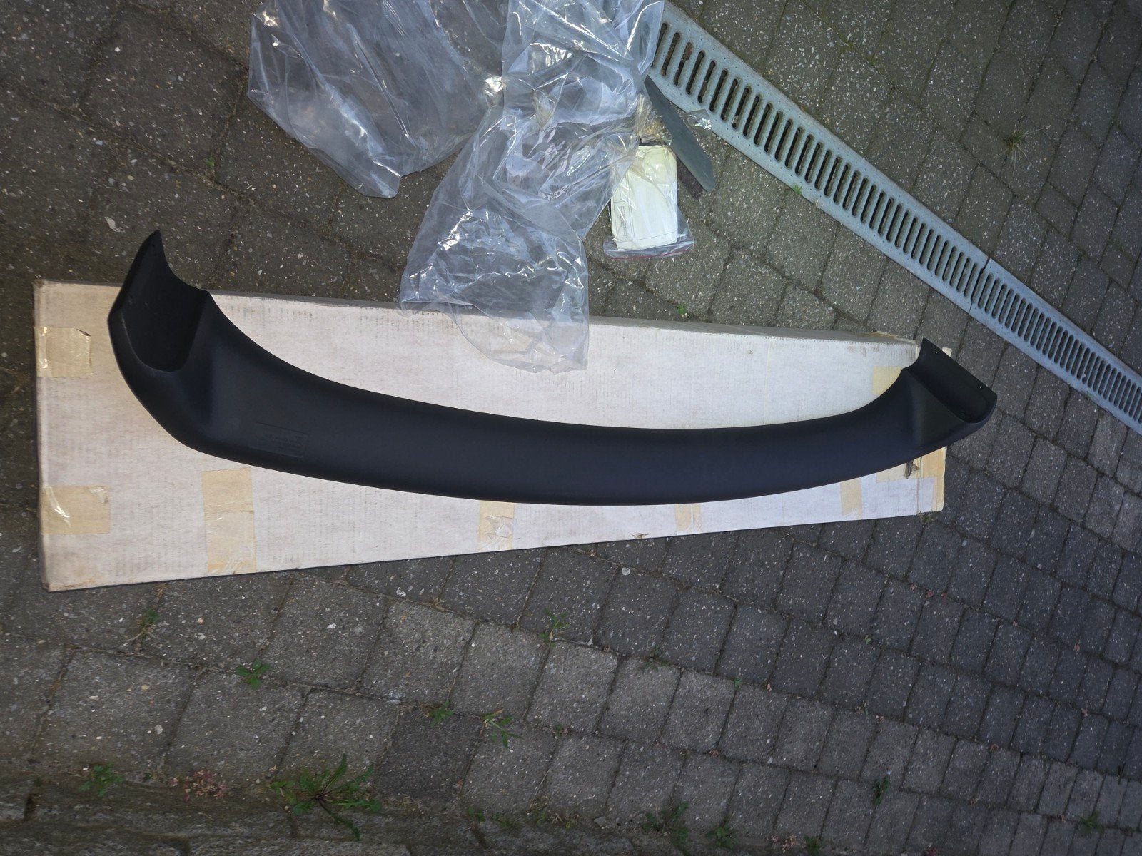 Aileron arrière 5 portes Evolution pour Peugeot 205, Enlèvement