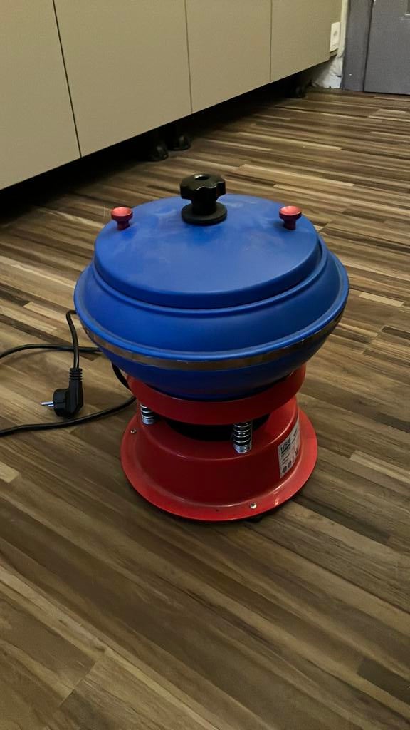Vibrerende polijst trommel, Doe-het-zelf en Bouw, Ophalen, Zo goed als nieuw