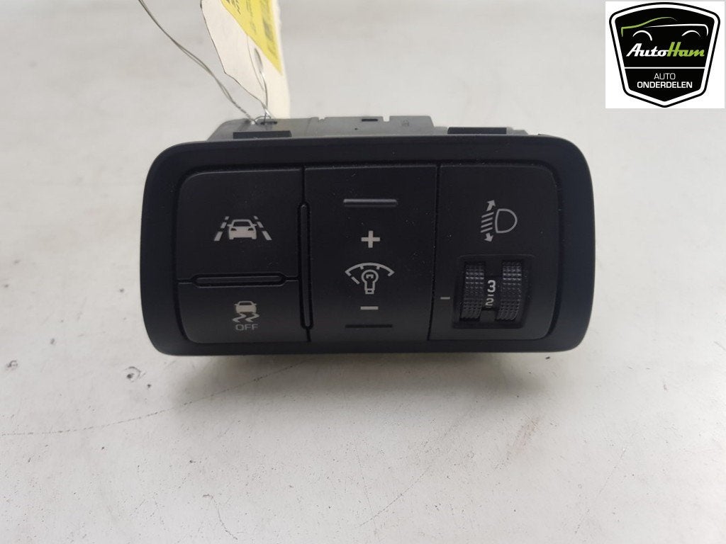 SCHAKELAAR Hyundai i20 (GBB) (|93300C8900|93300C8900TRY|), Hyundai Motor Deutschland GmbH, Gebruikt, Kaiserleipromenade 5
63067  Offenbach am Main, DE