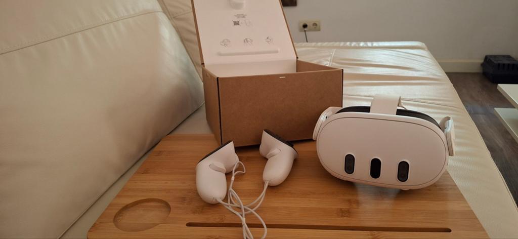 Casque  META QUEST 3 acheté il ya 2 mois, Consoles de jeu & Jeux vidéo, Virtual Reality, Enlèvement