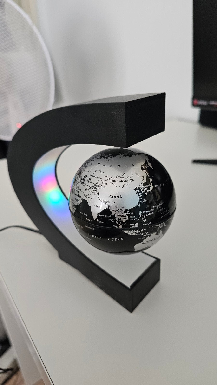 Globe magnétique flottant avec lumières LED, Enlèvement