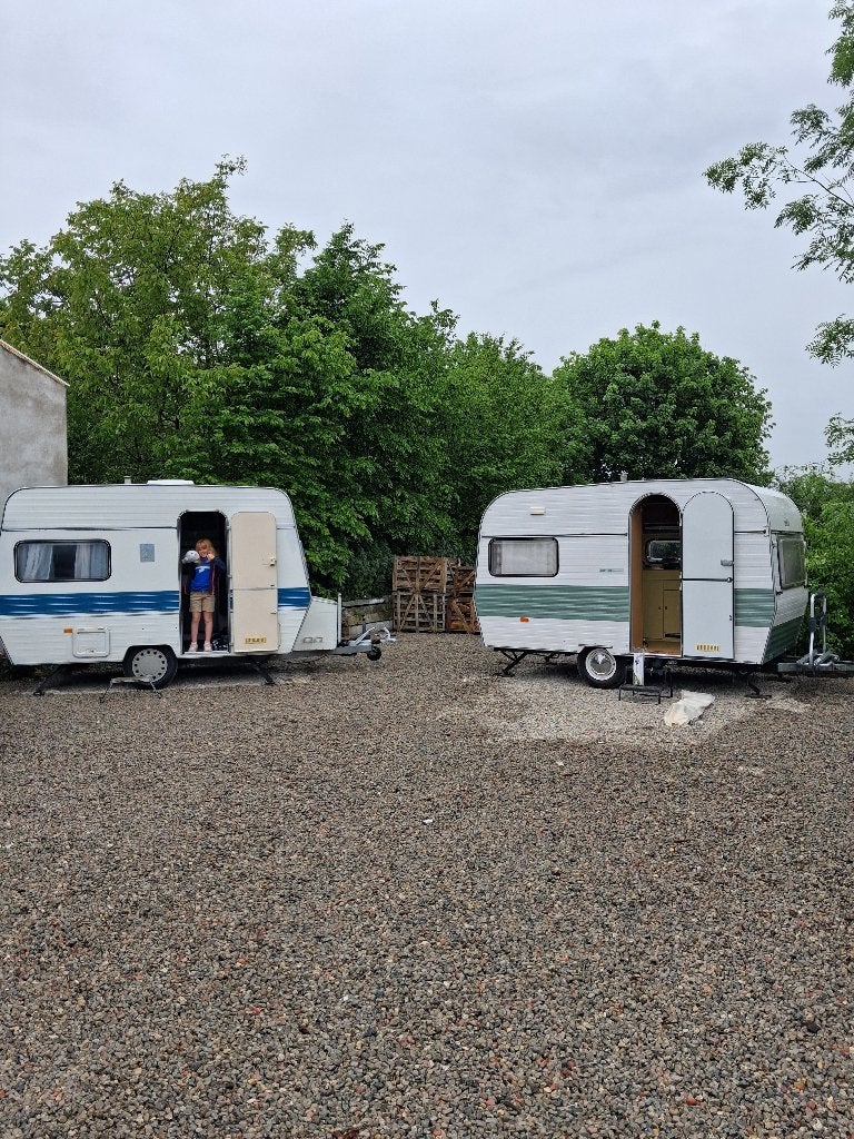 La Mobi Rental de caravanes rétro et de camping-cars récents, Caravanes & Camping