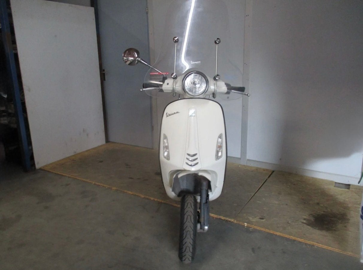 Vespa Primavera 2018 -  ! ! ! LIRE LA DESCRIPTION ! ! !, Comme neuf, Enlèvement, Essence, Vespa