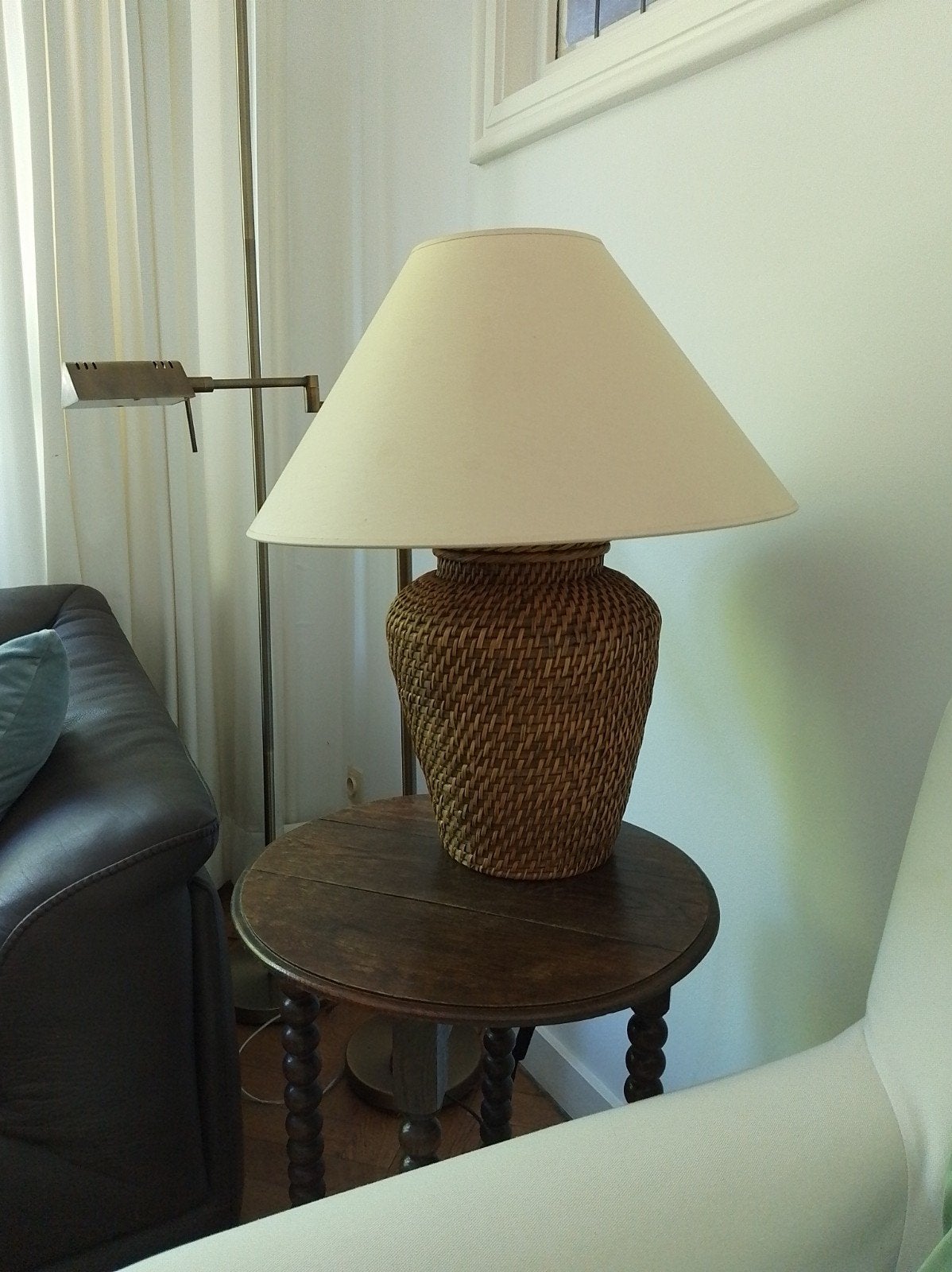 Rieten lamp met beige kap, Huis en Inrichting, Lampen | Tafellampen, Gebruikt, Natuurlijk materiaal, Met kap, Landelijk