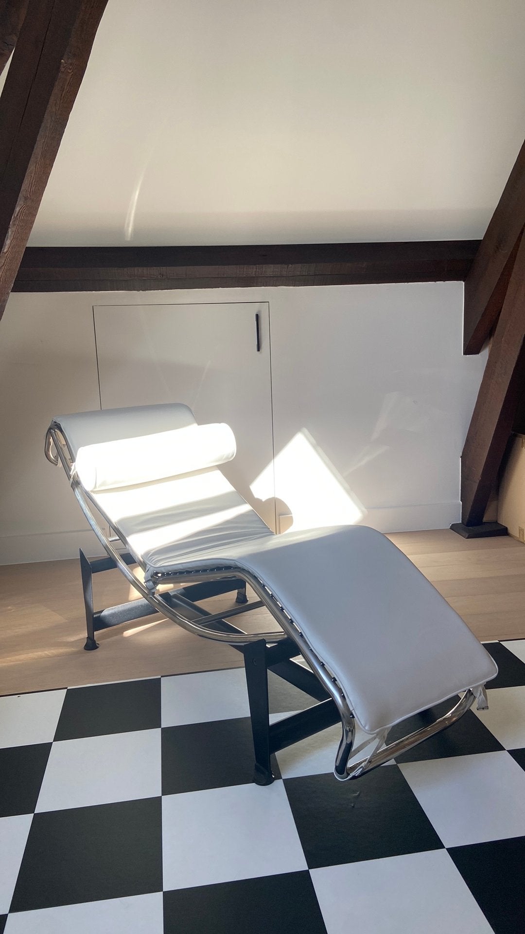 Loungestoel LC4-stijl wit - vintage, Ophalen, Gebruikt, Eenpersoons, Minder dan 75 cm