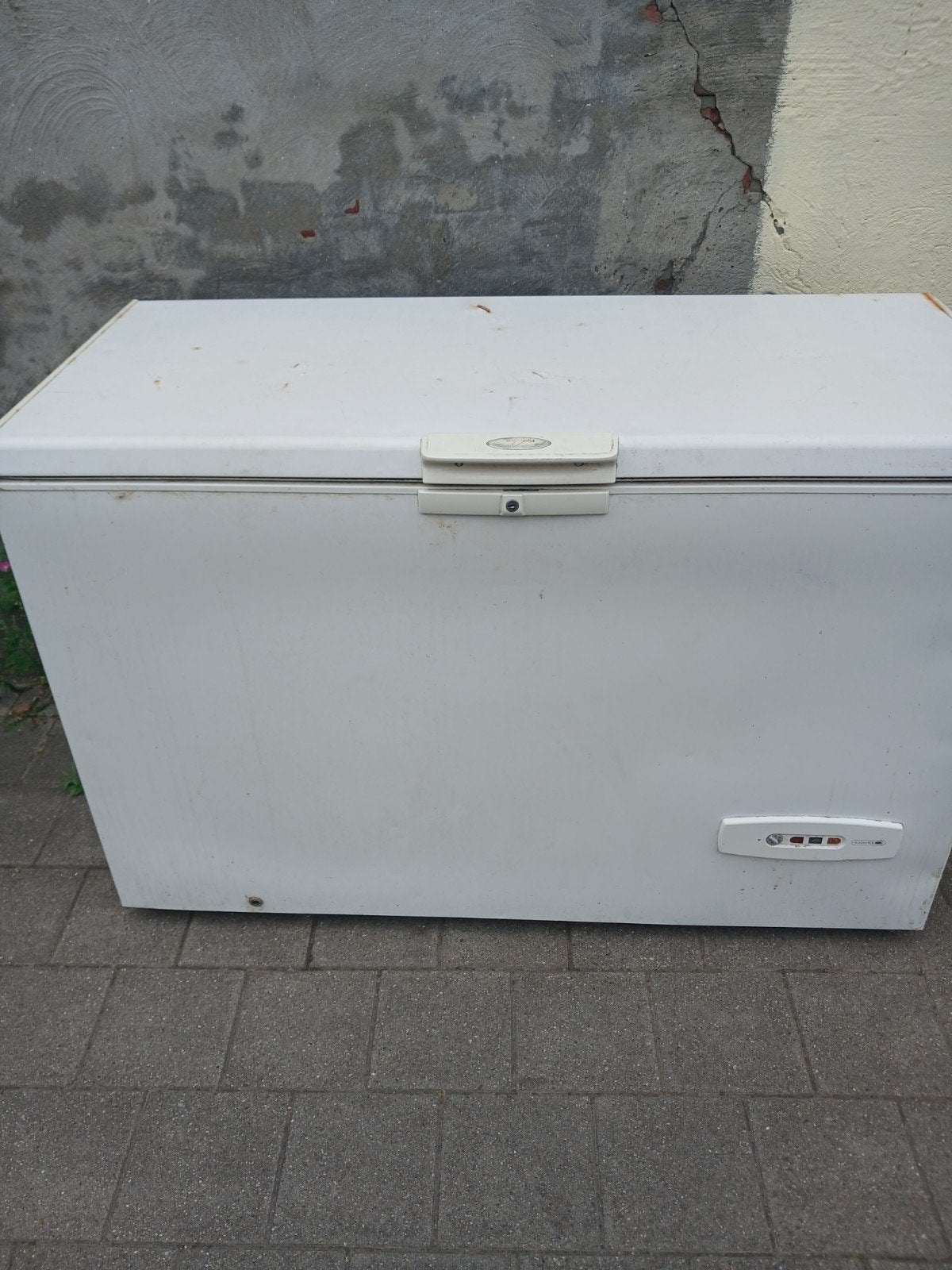Frigo kastmodel van Whirlpool inhoud 180 L doet het nog, Elektronische apparatuur, Vriezers en Diepvrieskisten, Gebruikt, Energieklasse A of zuiniger