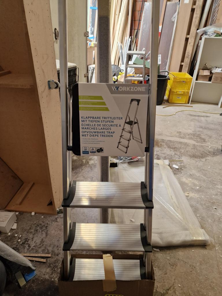 Trapladder nieuw in doos, Doe-het-zelf en Bouw, Ladders en Trappen, Ophalen