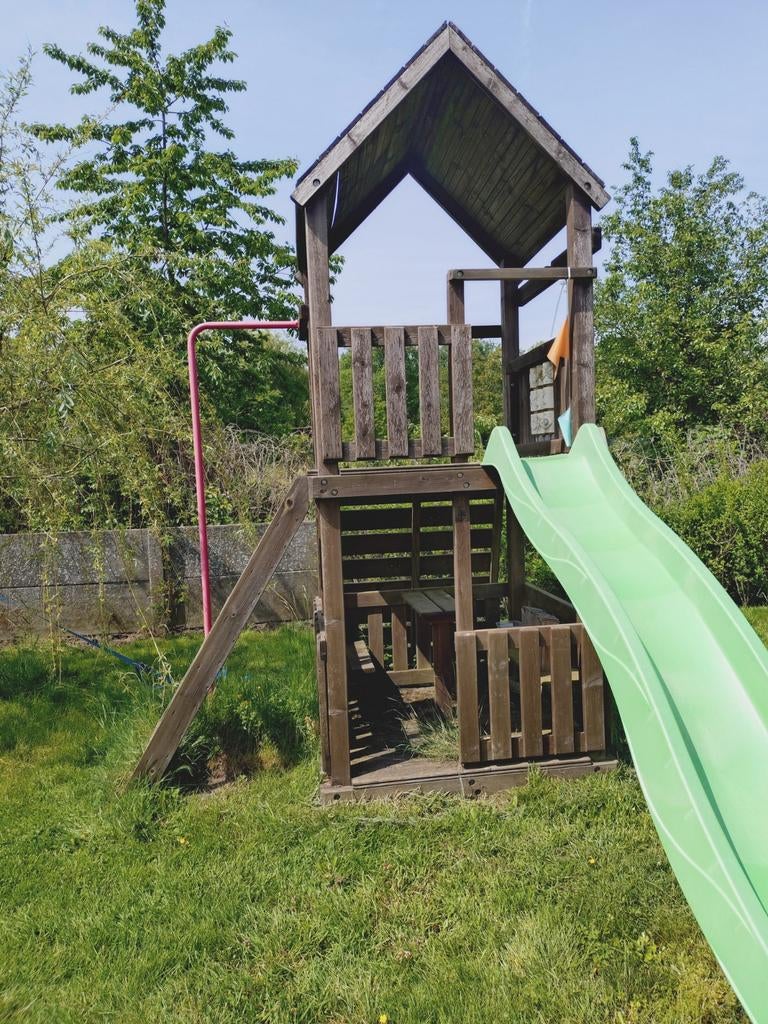 Speelhuisje met schommel, Enlèvement