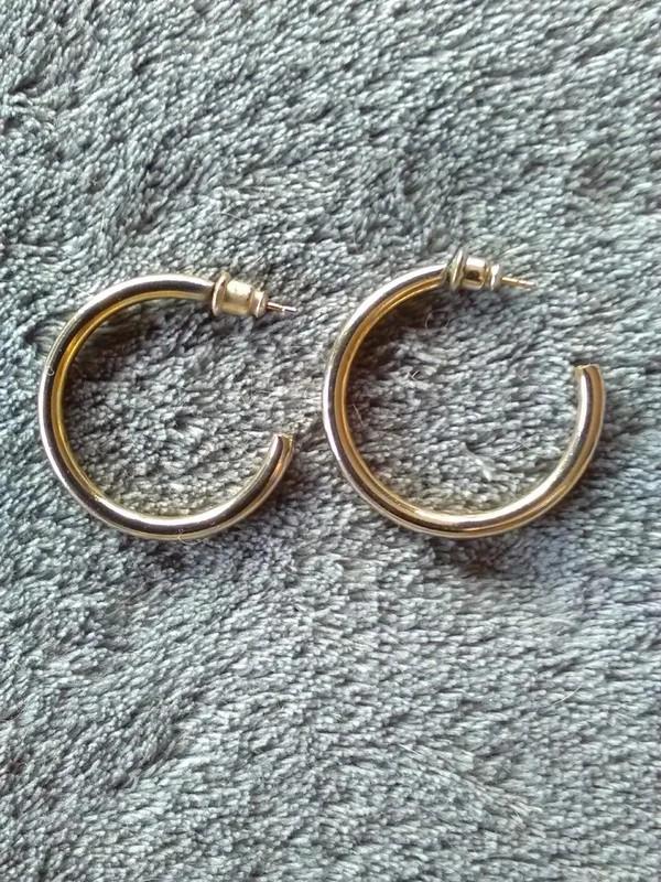 Créoles dorées à l'intérieur et argentées à l'extérieur, Bijoux, Sacs & Beauté, Boucles d'oreilles, Puces ou Clous, Enlèvement ou Envoi