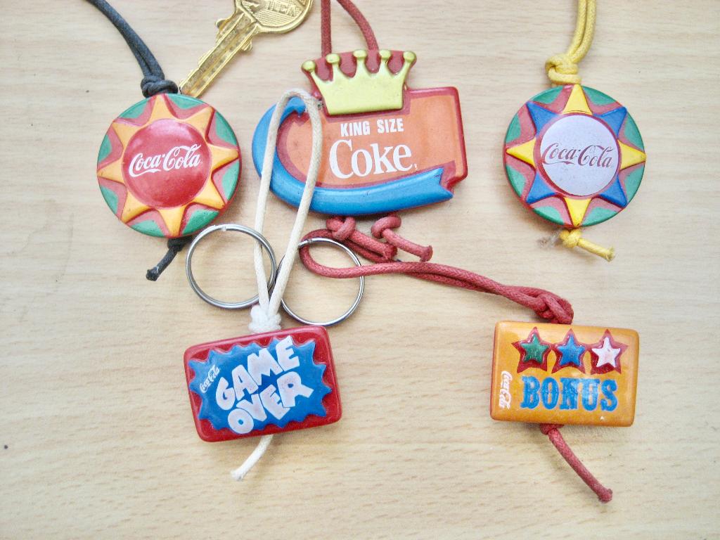 Lot de 5 porte-clés vintage Coca-Cola (1991) - Made in Italy, Enlèvement ou Envoi, Autres types