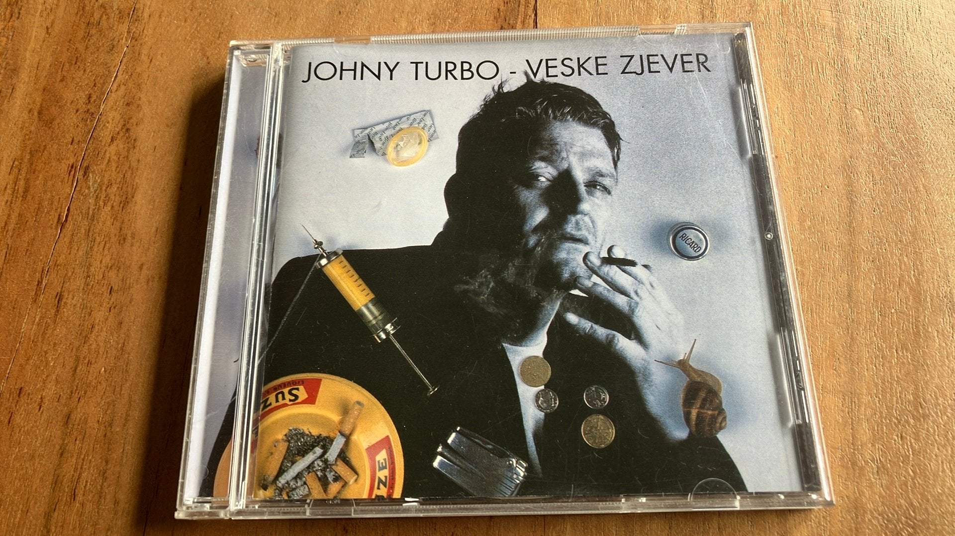 Gesigneerde cd johny turbo: veske zjever - ivan carlier, CD & DVD, CD | Rock, Enlèvement ou Envoi, Utilisé, Autres genres, Album