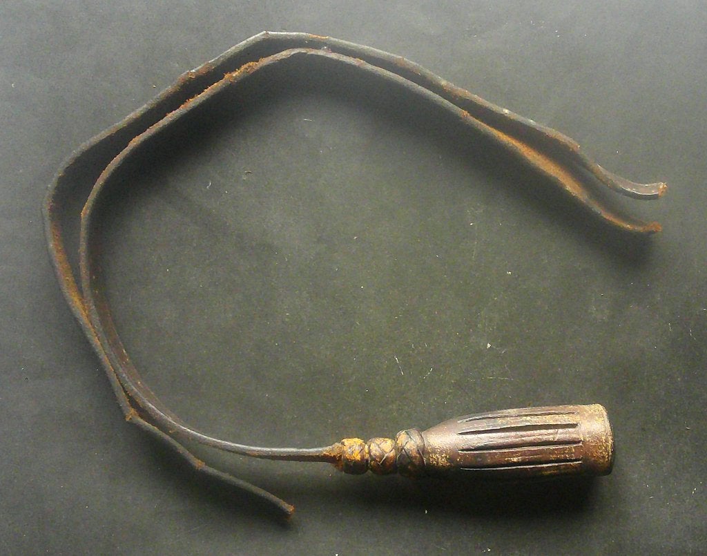 Vestige de dragonne cuir de cavalerie belge modèle 1843-1852, Envoi, Armée de terre, Épée ou sabre