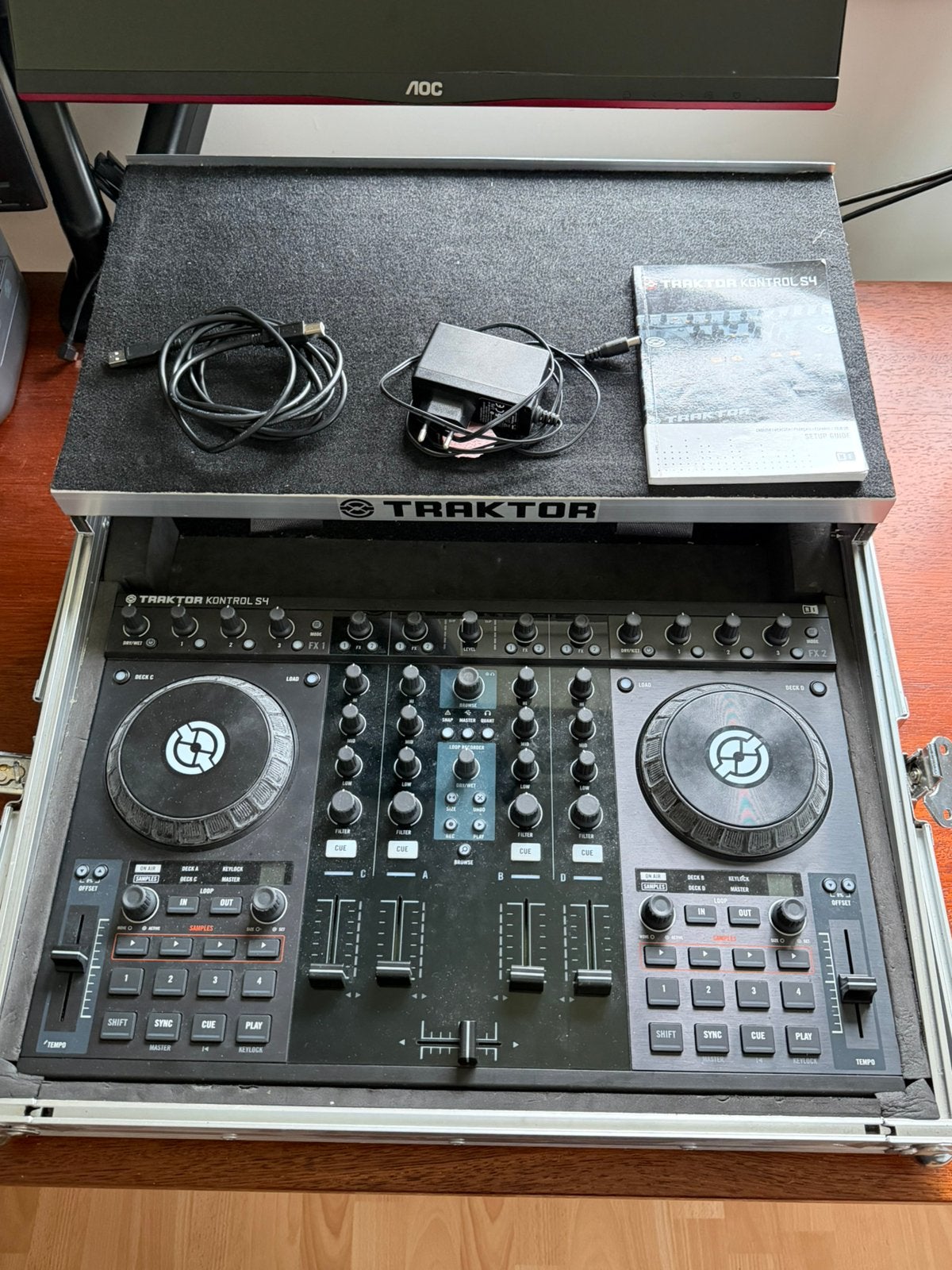 Traktor Kontrol S4 Dj controller, Muziek en Instrumenten, Ophalen, Gebruikt