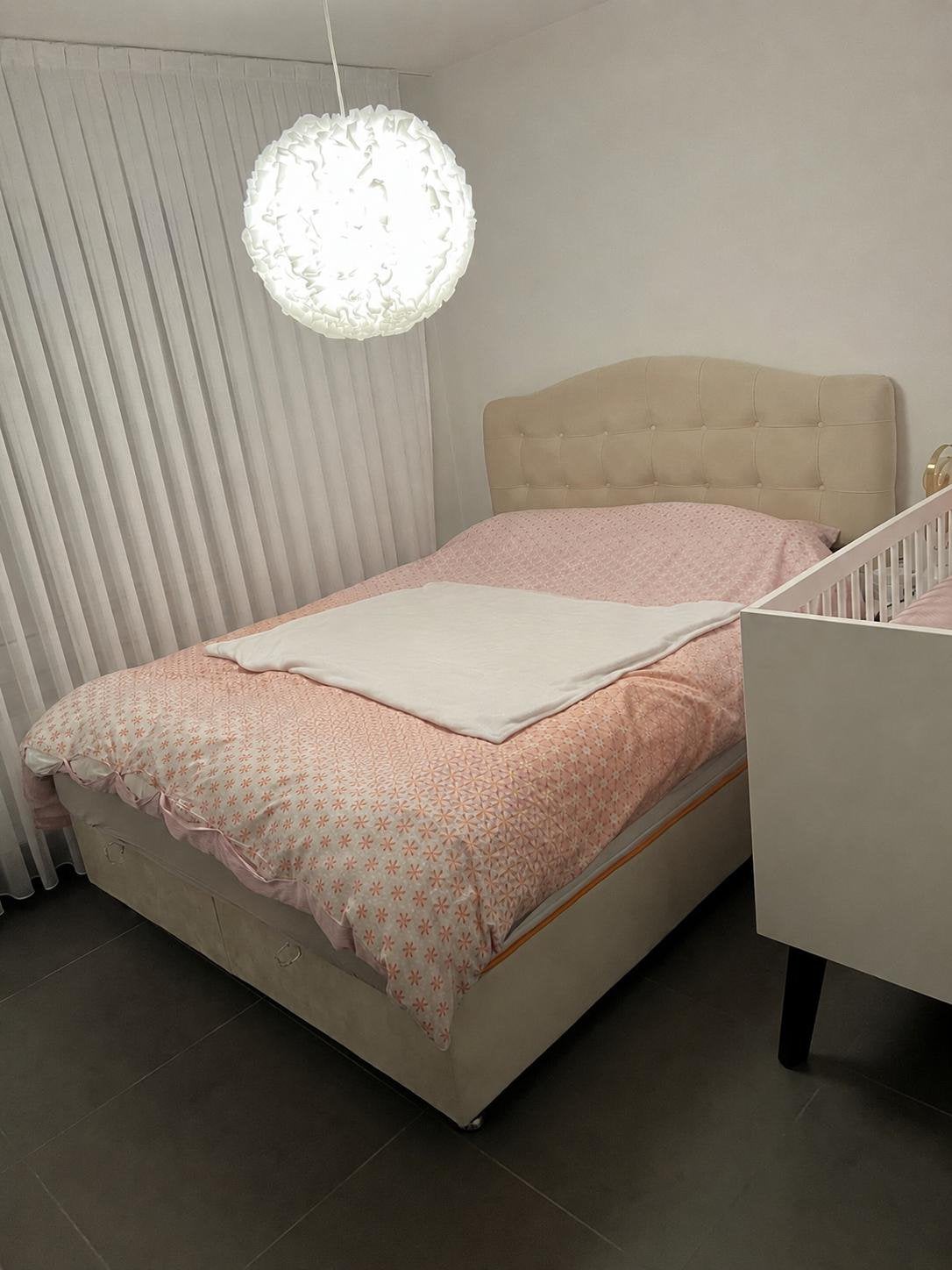 Lit boxe sans matelas a vendre, Enlèvement, Comme neuf