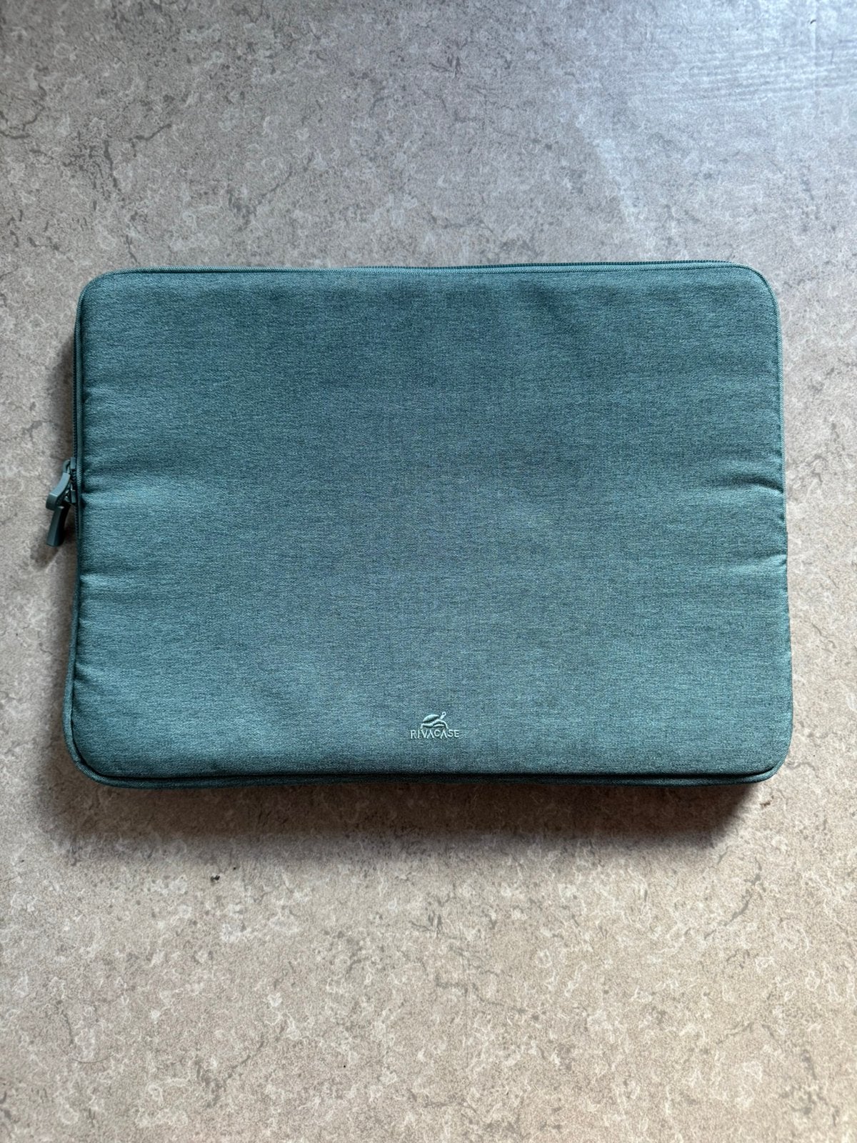Nieuwe sleeve, Computers en Software, Laptophoezen, Ophalen of Verzenden, Zo goed als nieuw