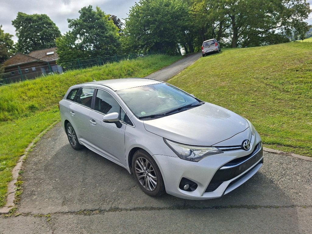 Toyota Avensis break 16 d4d 10/2016 euro 6, Autos, Toyota, Avensis, Entreprise, Boîte manuelle, Electronic Stability Program (ESP)