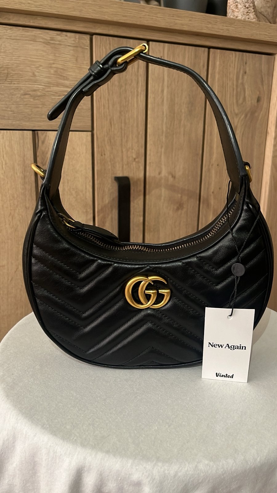 Gucci Marmont Matelassé Small Half Moon - Cuir noir, Enlèvement ou Envoi, Comme neuf, Noir