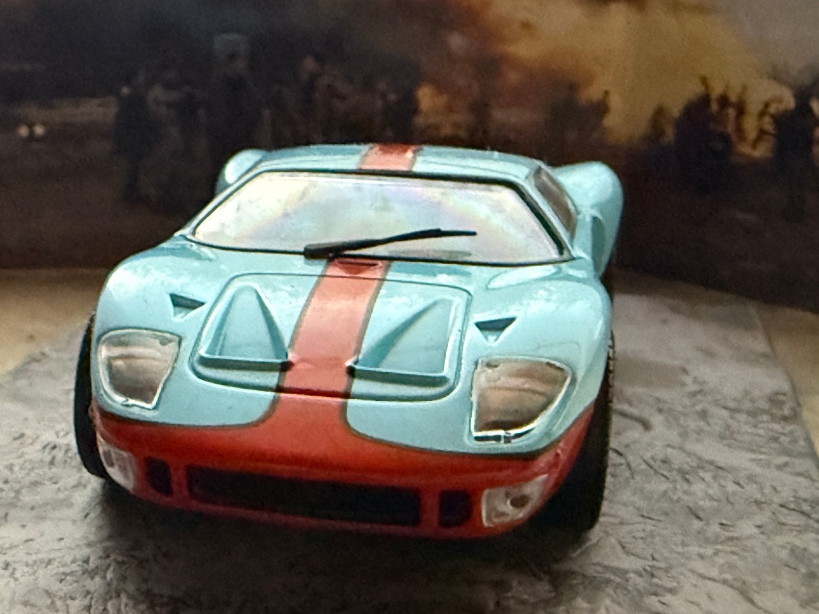 Ford GT 40, Enlèvement ou Envoi, Comme neuf, Voiture, Universal Hobbies