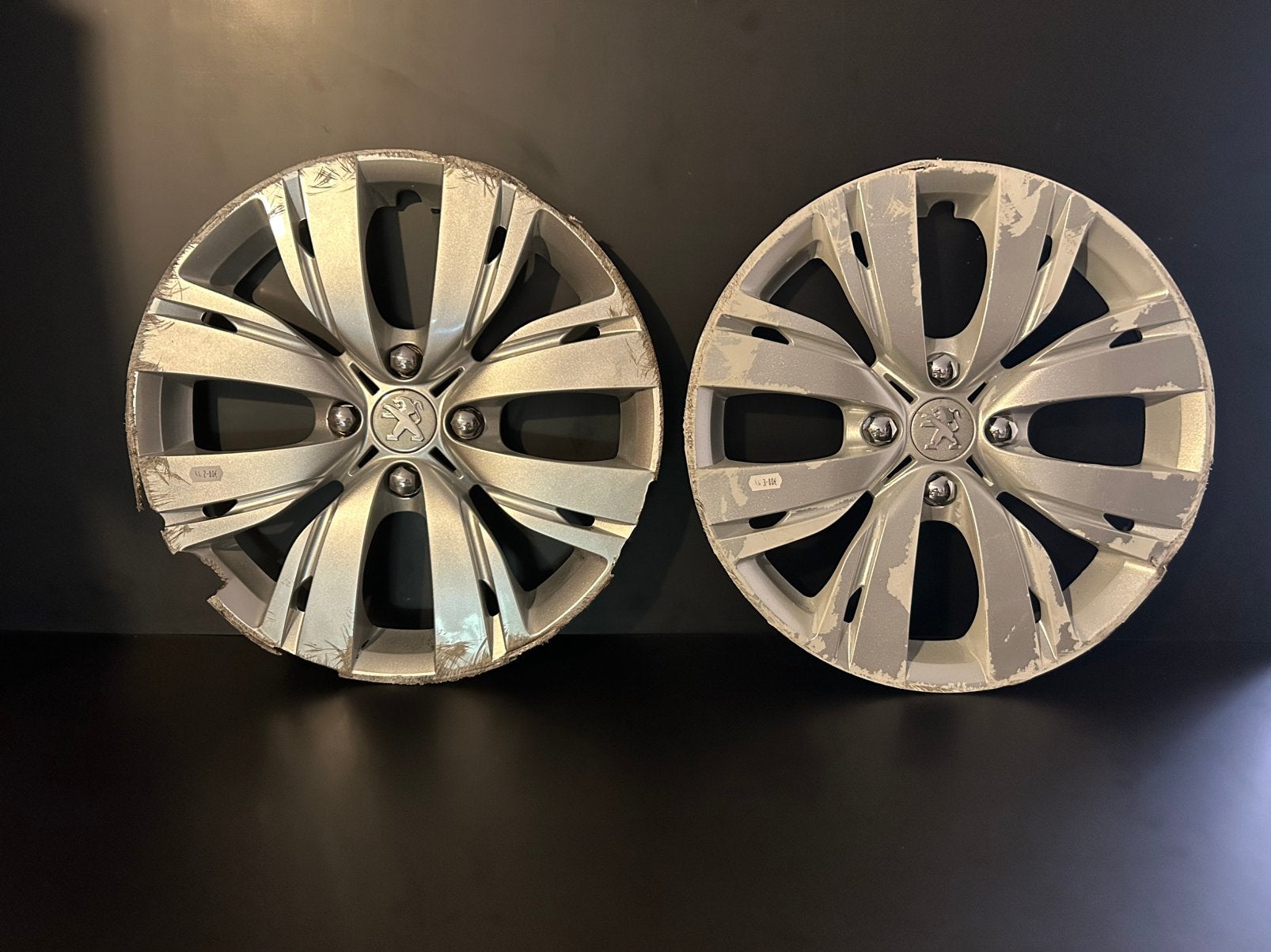 2 originele wieldoppen Peugeot 207, 208, partner 15", Ophalen of Verzenden, Gebruikt