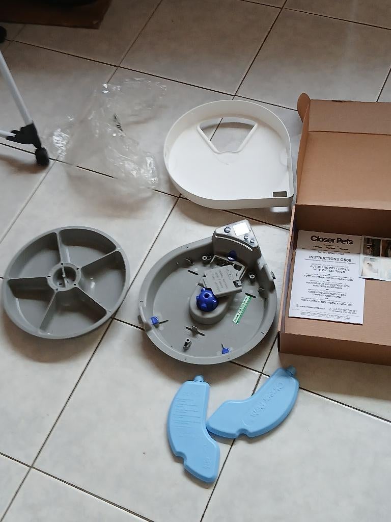 Alimentateur (chargeur automatique) ; Cat Mate C500, Enlèvement ou Envoi, Automatiquement, Comme neuf