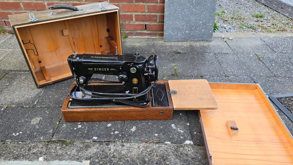 Machine a coudre singer en valise portable