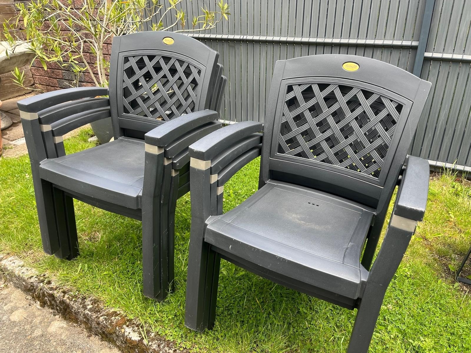 Vend jolie chaisses de jardin cause demenagement, Enlèvement