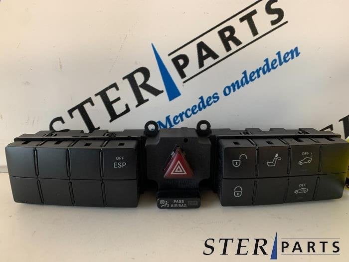 Commutateur éclairage d'urgence d'un Mercedes C-Klasse, 3 mois de garantie, Utilisé, -, -
