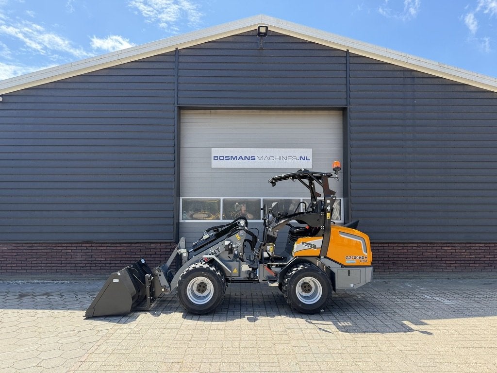 Giant G2700 X-TRA HD+ minishovel NIEUW skid banden €695 LE