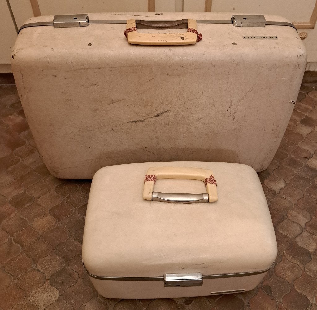 Witte valies met bijhorende beautycase merk Concorde, Ophalen