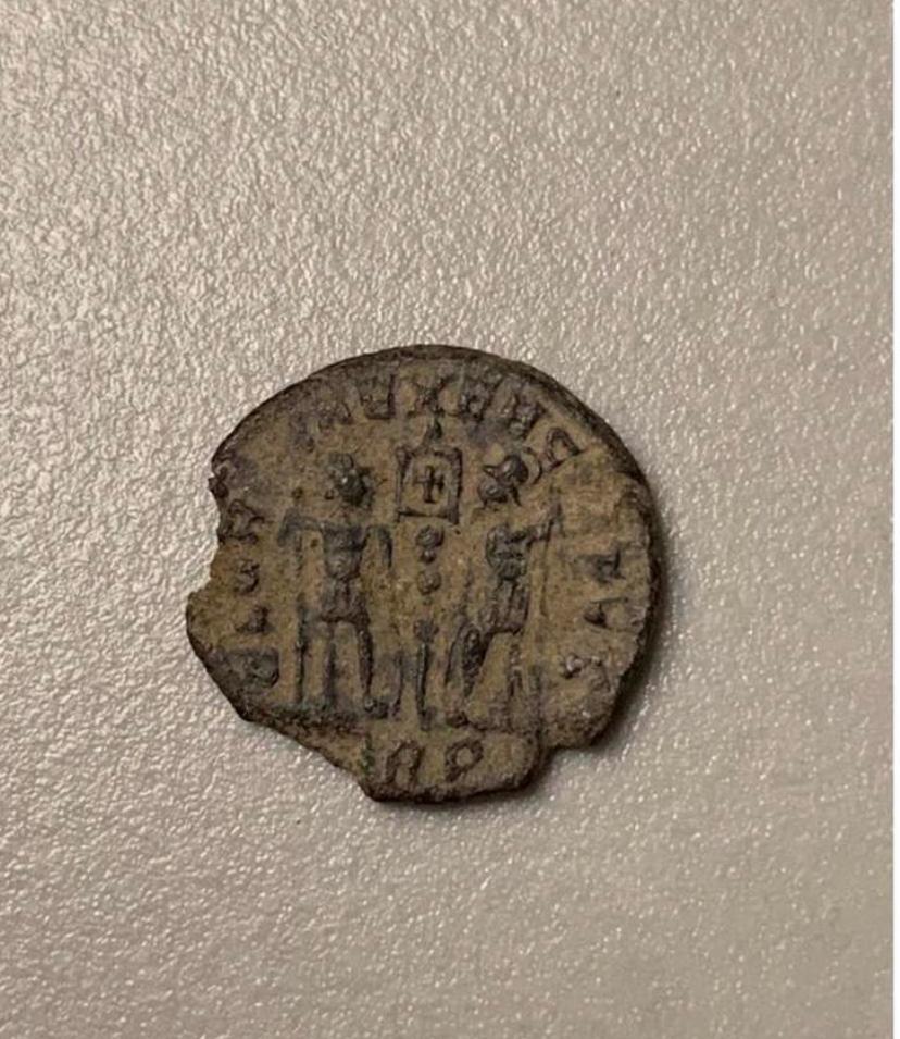 Ancienne pièce romaine bronze nummus ou follis Constantine, Enlèvement ou Envoi