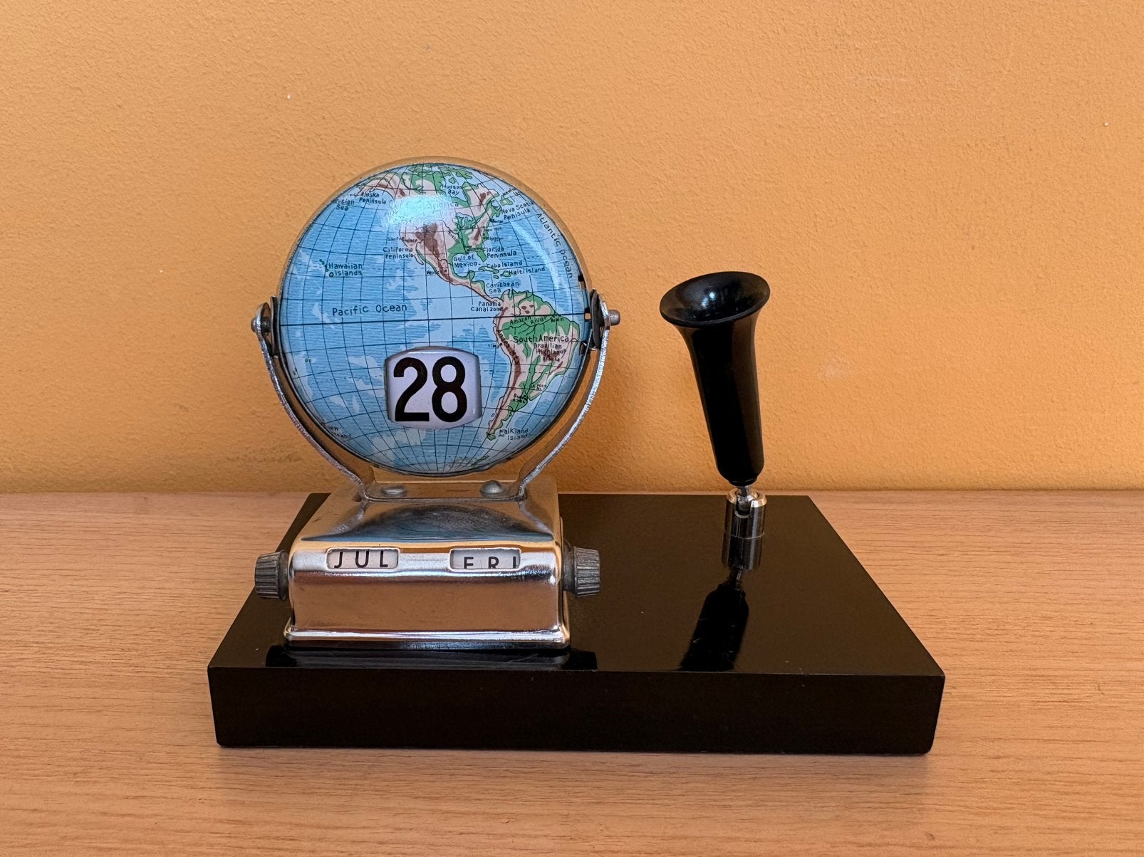 Kalender, Maison & Meubles, Accessoires pour la Maison | Globes, Enlèvement ou Envoi, Comme neuf, Avec espace de rangement, Autres types