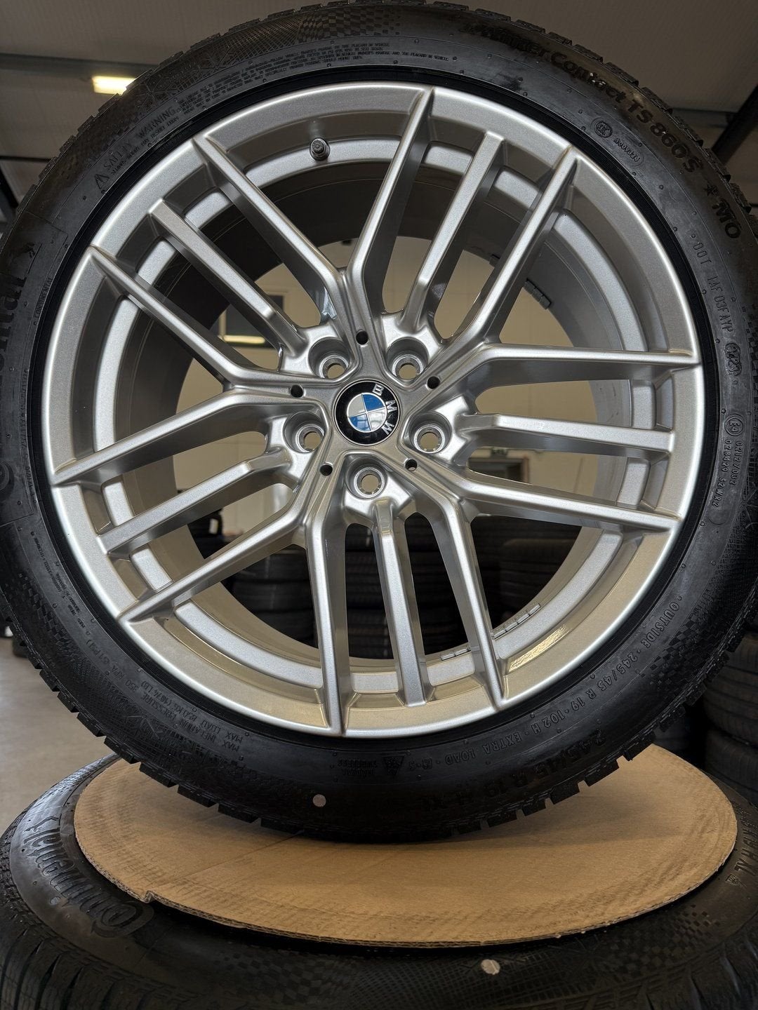 orig. 19" bmw 5 serie I5 G60 G61 styling 933 winter 5A324D6, 19 inch, 245 mm, https://www.bmw.nl/nl/ssl/aanvraag/contact.html