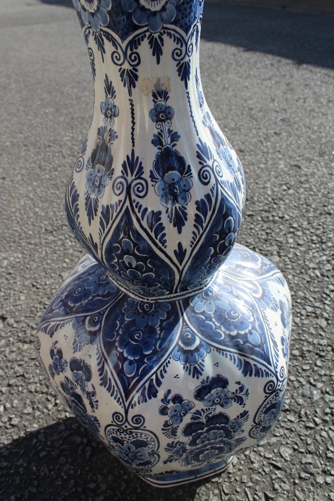 Vaas Delft handgeschilderd, signé., Antiek en Kunst, Ophalen