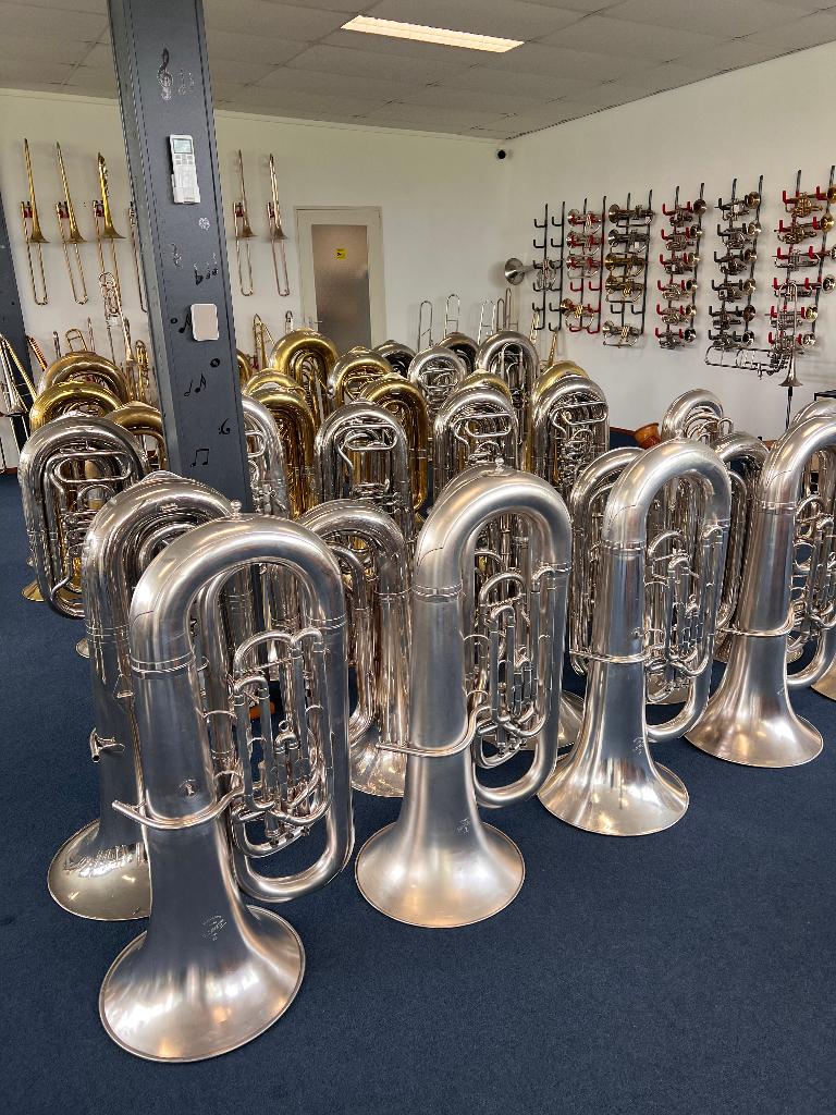 Wij hebben verschillende BES / ES TUBA'S op voorraad, Muziek en Instrumenten, Blaasinstrumenten | Tuba's, Ophalen, Gebruikt, Euphonium of Tenortuba