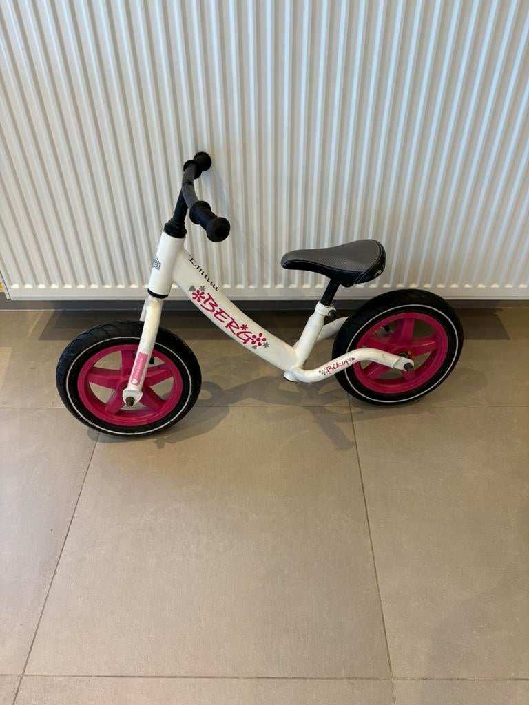 Berg Biky meisje wit-roze loopfietsje, Fietsen en Brommers, Ophalen, Gebruikt, Minder dan 16 inch